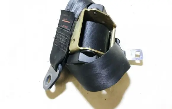 Peugeot 607 Rear seatbelt