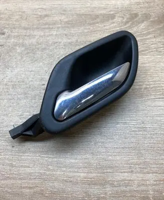BMW 5 E39 Front door interior handle 8226049