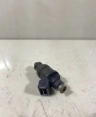 Audi A4 S4 B5 8D Fuel injector 078133551L