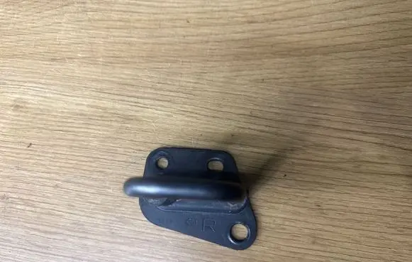 Toyota Auris 150 Seat back rest lock catch 7127