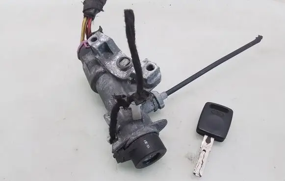 Audi A6 S6 C5 4B Ignition lock 4B0905851B