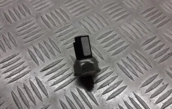 Mazda 3 I Fuel pressure regulator 9658227880