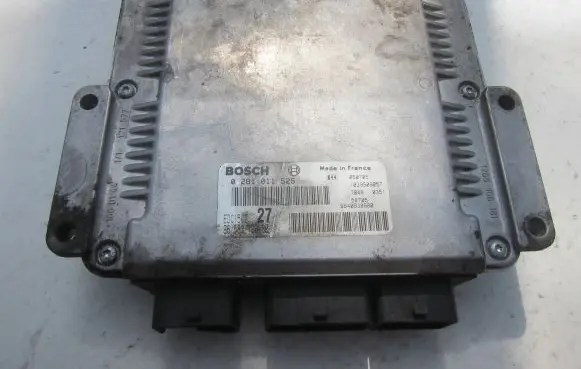 Peugeot 206 Engine control unit/module 9658373080 0281011525