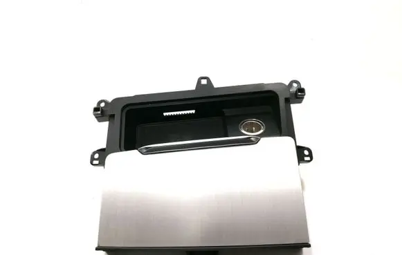 Audi Q7 4M Ashtray (front) 4M2863273A