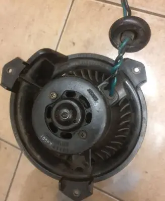 Chrysler Grand Voyager II Heater fan/blower Ay166100 488513aaa 70113
