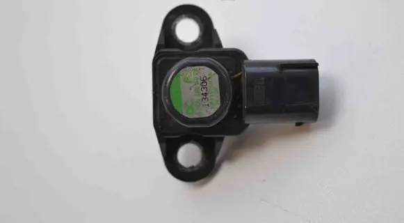Mercedes-Benz Sprinter W906 Air pressure sensor A0051535028