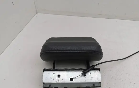 Volvo XC90 Third row seat headrest 