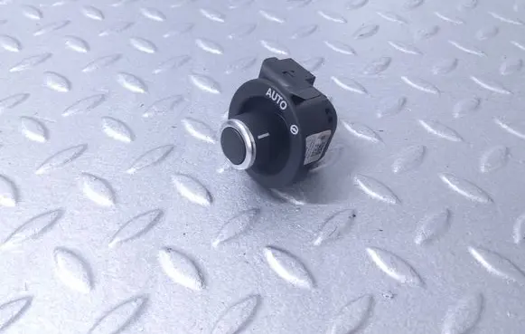 Land Rover Defender Steering wheel adjustment switch FW936465BB LR090985