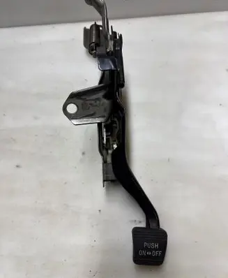 Toyota Prius (NHW20) Hand brake release handle 4620047060
