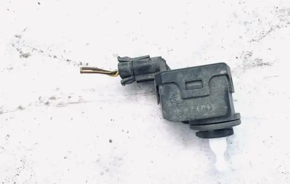 Headlight level adjustment motor