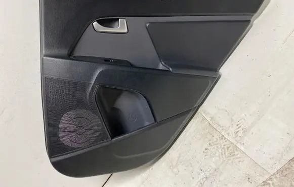 KIA Sportage Rear door card panel trim
