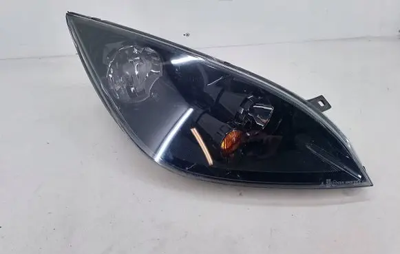 Mitsubishi Colt Headlight/headlamp 8301A9940301208222
