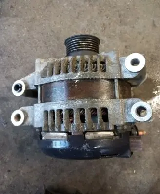 Jeep Grand Cherokee Generator/alternator 1042106590 P04801835AB
