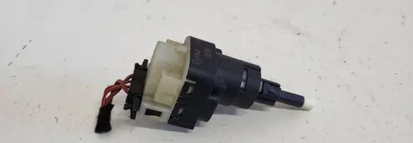 Volkswagen PASSAT B5.5 Brake pedal sensor switch 24761