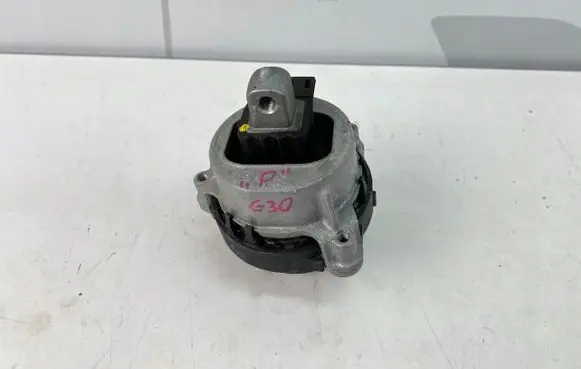 BMW 5 G30 G31 G38 Engine mount vacuum valve 