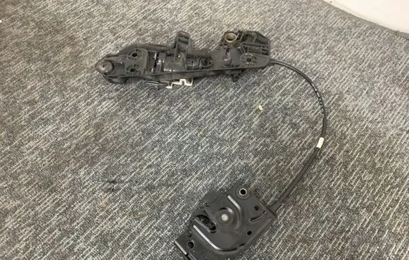 Ford Mustang VI Engine bonnet/hood lock/catch