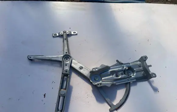 Opel Astra G Front window lifting mechanism without motor 90521876