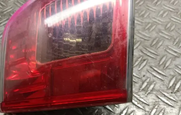 Toyota Avensis T270 Tailgate rear/tail lights