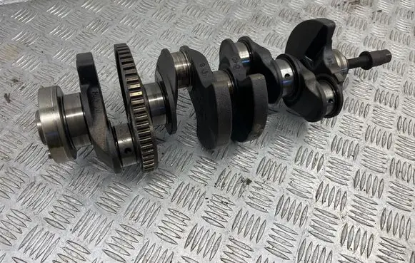 BMW 1 E81 E87 Crankshaft 