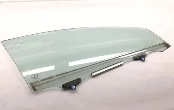 Toyota Auris E180 Front door window glass four-door