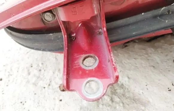 Subaru Legacy Rear door lower hinge