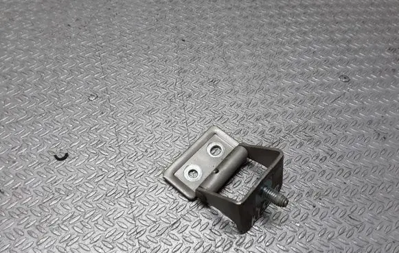 Suzuki Liana Tailgate/trunk/boot hinge