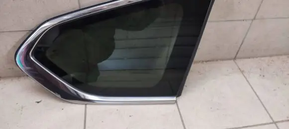 Hyundai Santa Fe Rear side window