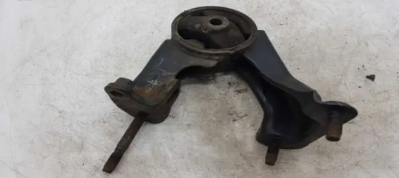 Toyota Corolla Verso AR10 Engine mounting bracket NOCODE
