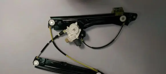 BMW 7 F01 F02 F03 F04 Front door window regulator with motor 7182106