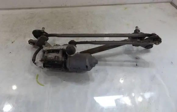 Toyota Yaris Front wiper linkage 