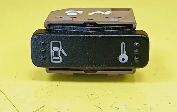 Volkswagen New Beetle Central locking switch button 1C0962125