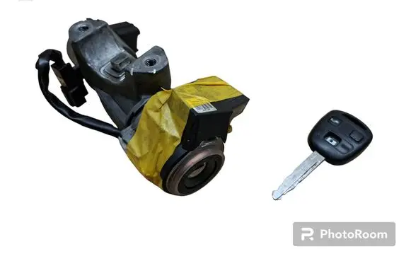 Toyota Avensis T250 Ignition lock N0501517