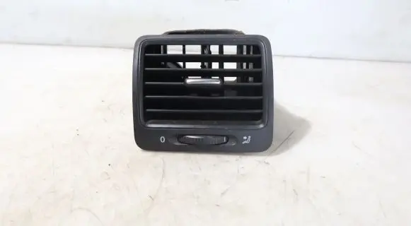 Volkswagen Jetta V Dashboard side air vent grill/cover trim