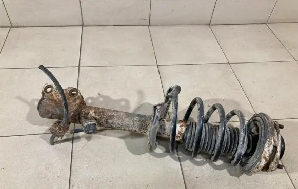 Nissan X-Trail T30 Rear shock absorber with coil spring 
