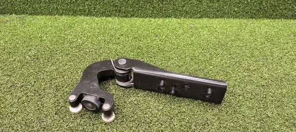Renault Master III Sliding door middle roller runner 777640623R