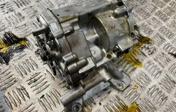 BMW 3 G20 G21 Oil pump 8631810