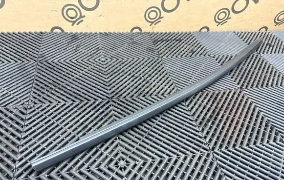 Peugeot 3008 II Windshield trim 9811247480