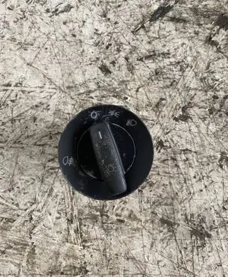Volkswagen Golf V Light switch