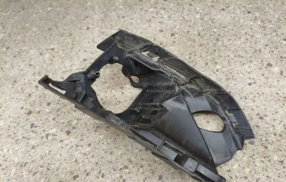 Volvo XC40 Fog light bracket 31407959