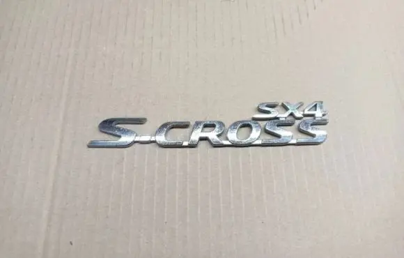 Suzuki SX4 S-Cross Manufacturers badge/model letters 