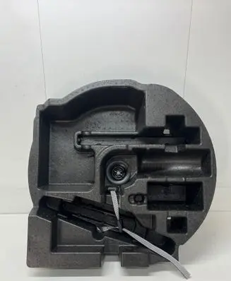 Audi Q8 Tool set 4m8012109c