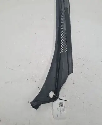 Volkswagen Golf Plus Wiper trim 5M0819404B
