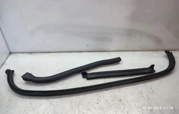 BMW X3 E83 Engine compartment rubber 