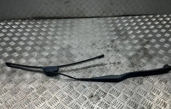 Front wiper blade arm