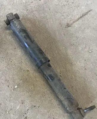 Nissan Qashqai Rear shock absorber/damper 562104EA2A