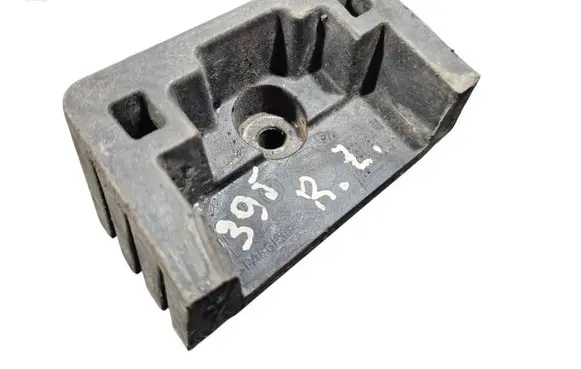 Volkswagen Touareg II Jacking socket point 
