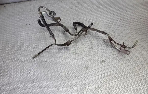 Toyota Avensis T250 Fuel line/pipe/hose 