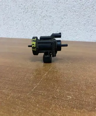 Mercedes-Benz C W203 Engine mount vacuum valve A0005450427 E282