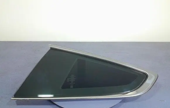 Rear side window