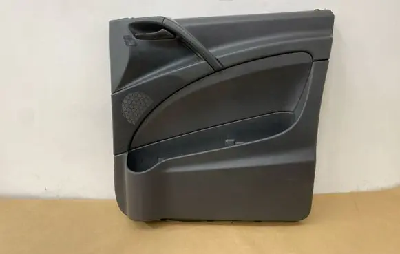 Mercedes-Benz Vito Viano W639 Front door card panel trim A639727 P0081185